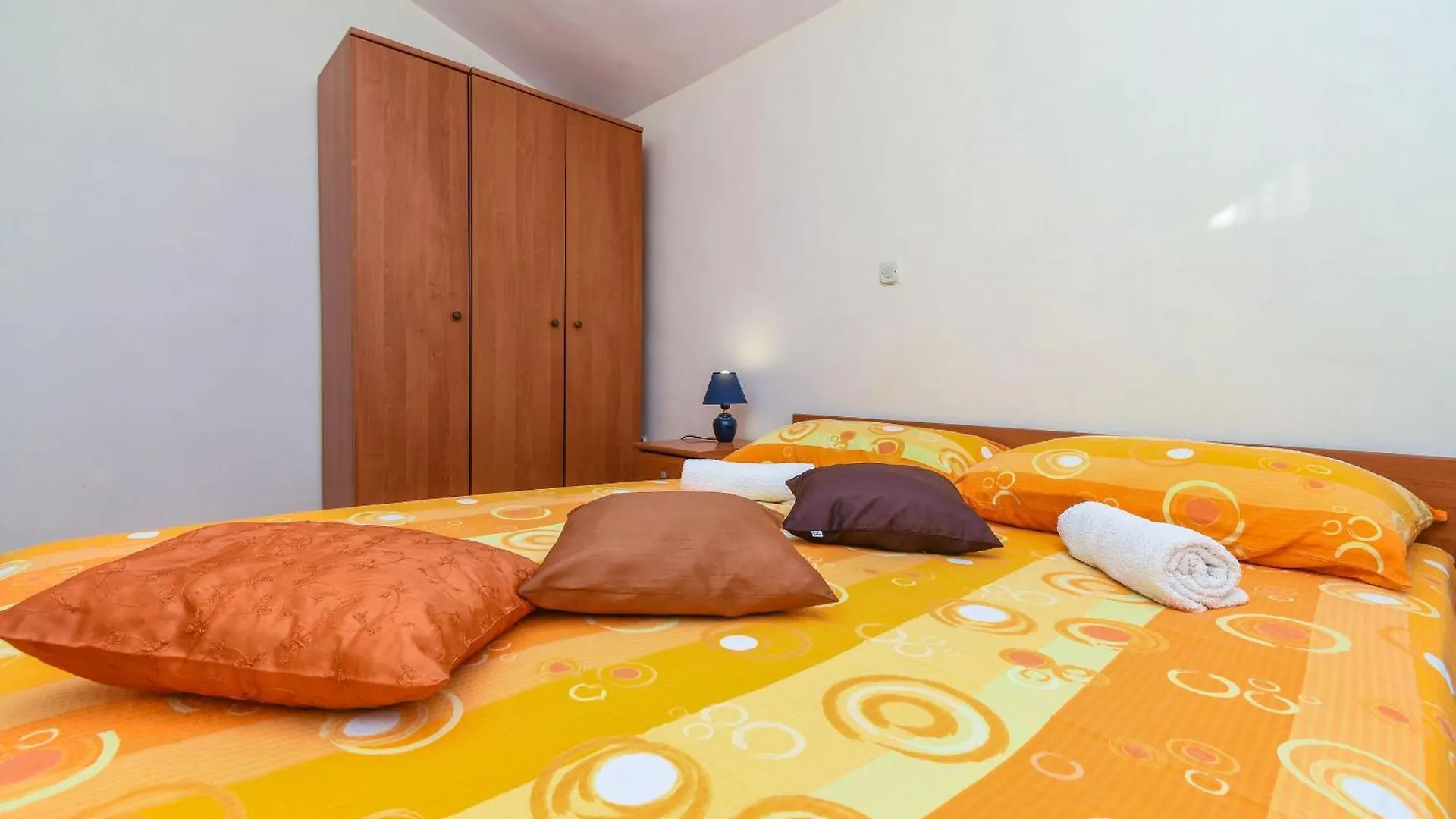 Apartments Ivancic Seget Vranjica