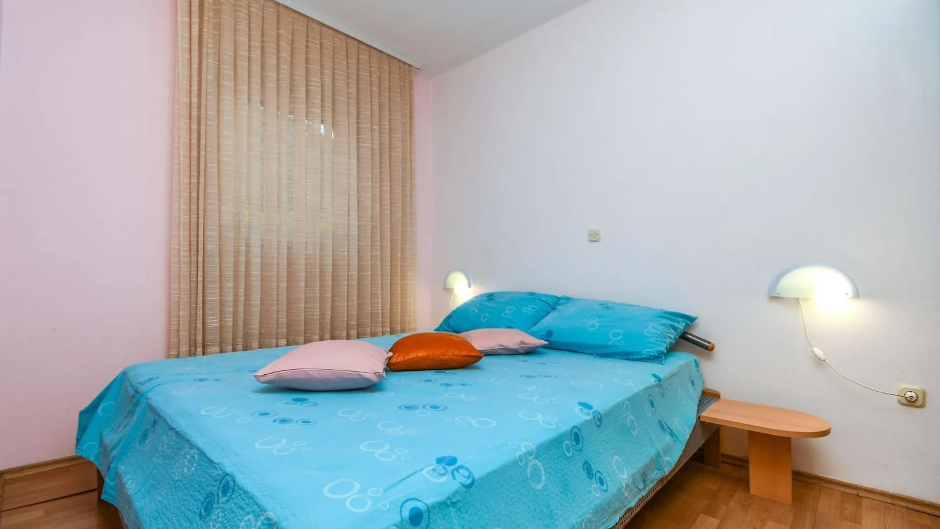 Apartments Ivancic Seget Vranjica